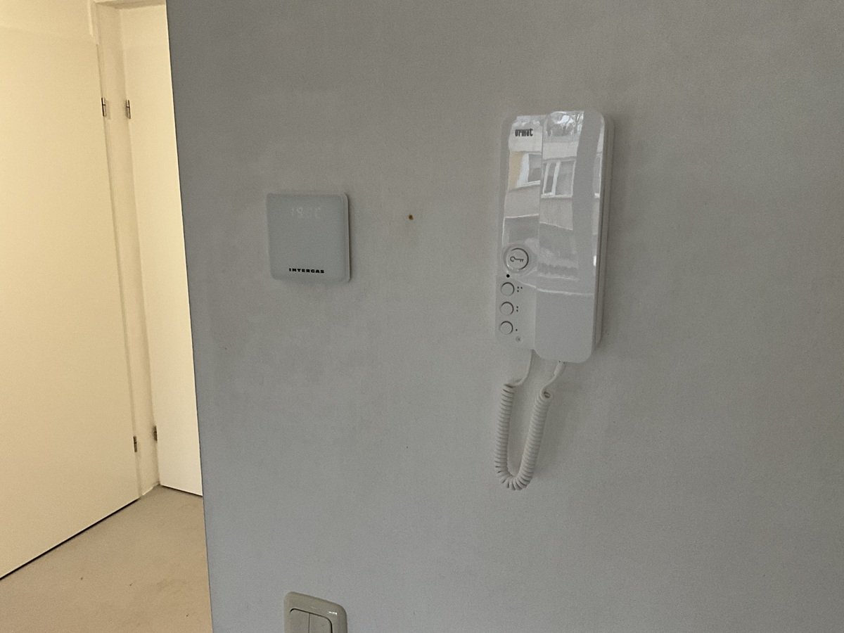 De Bijenkoningin 14A