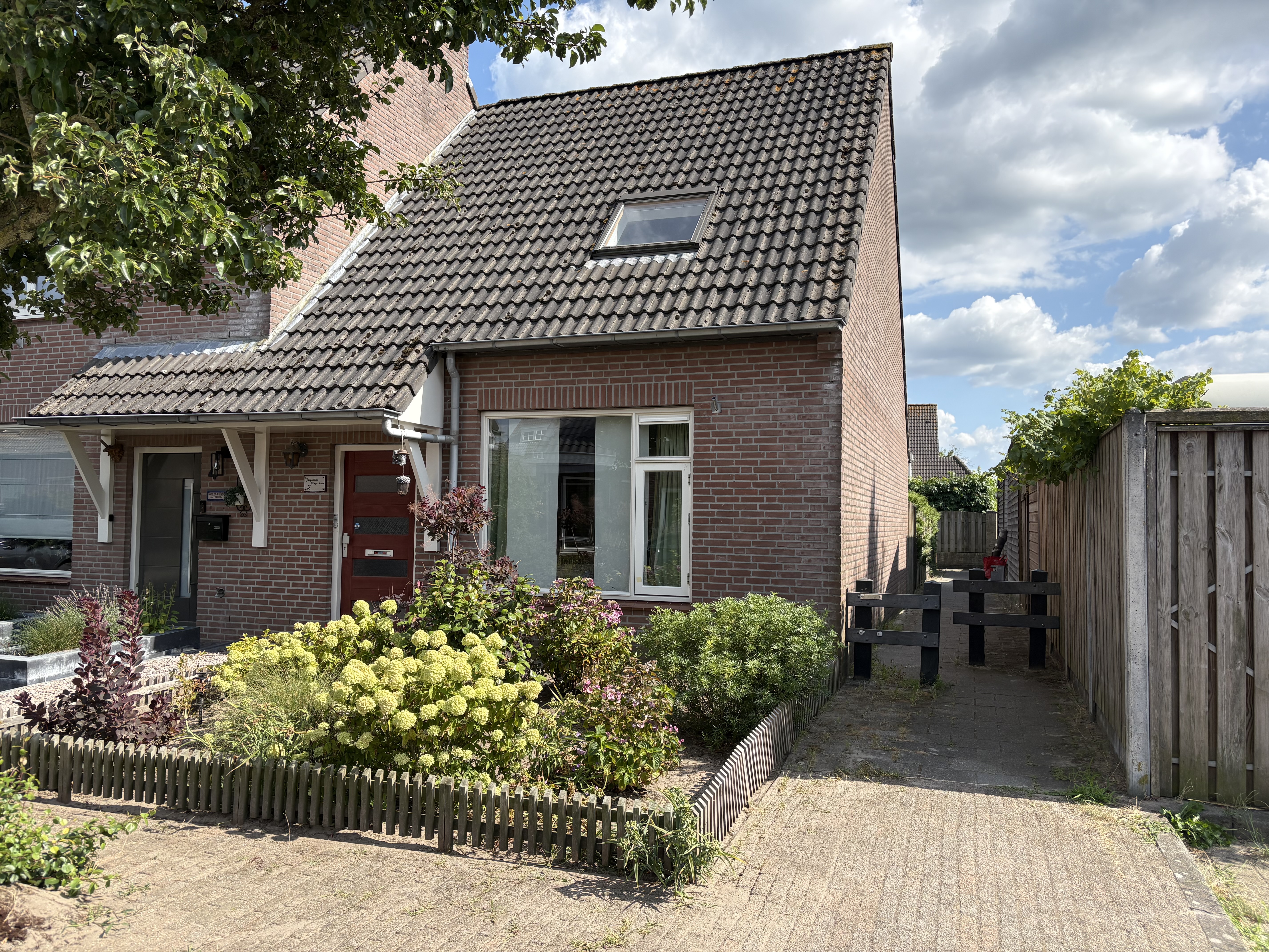 De Langvelden 2, 5296 NM Esch, Nederland