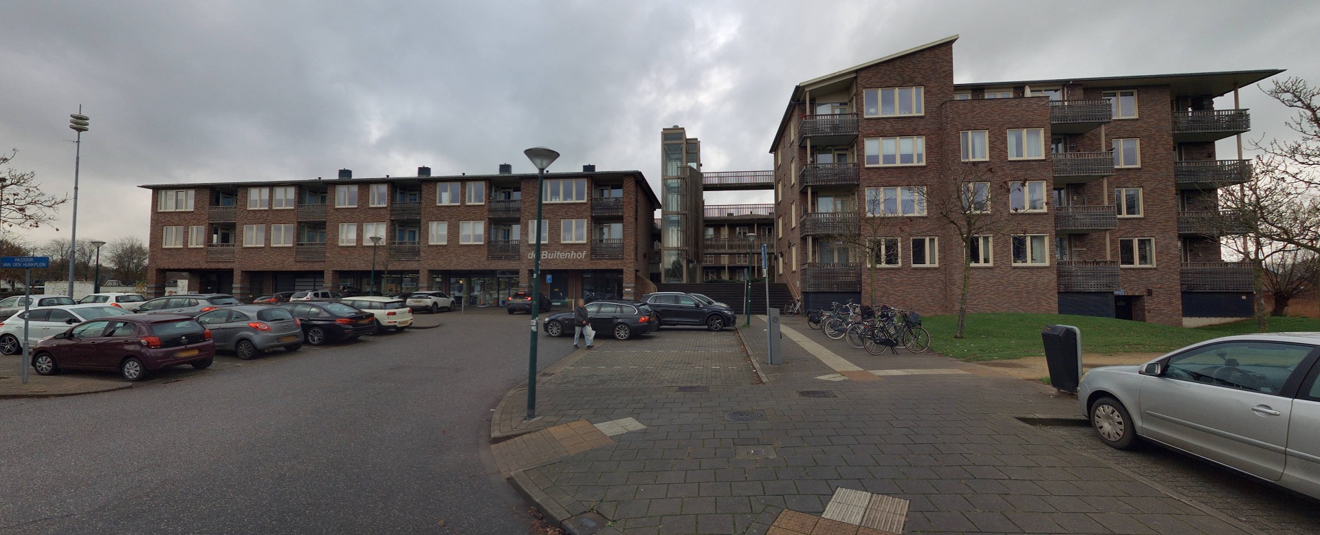 Pastoor van Den Hurkplein 18