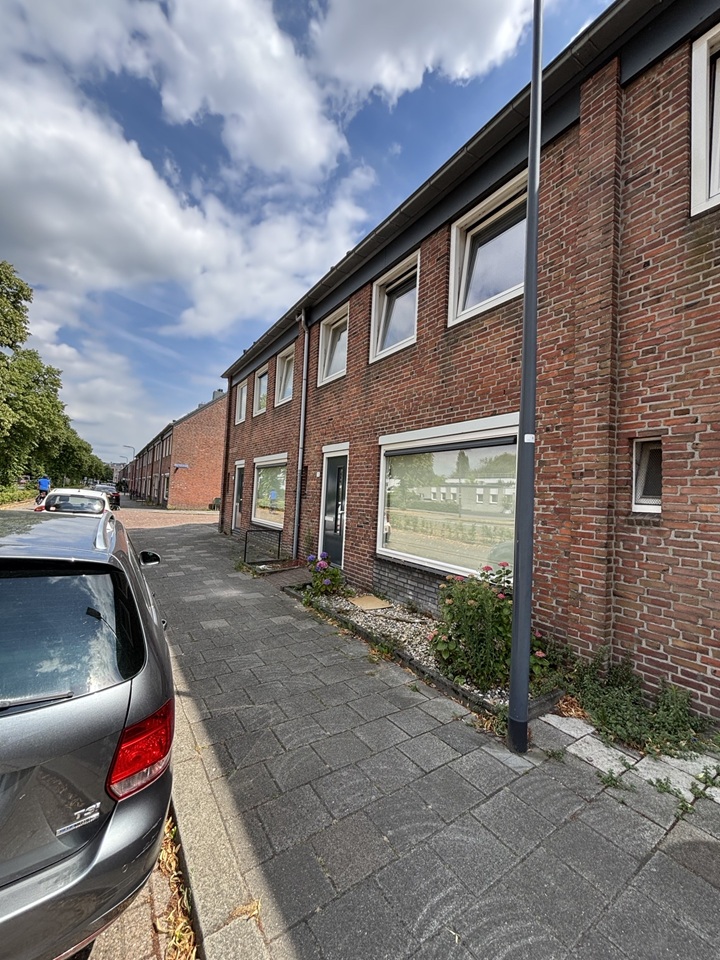 Van Broeckhovenlaan 13